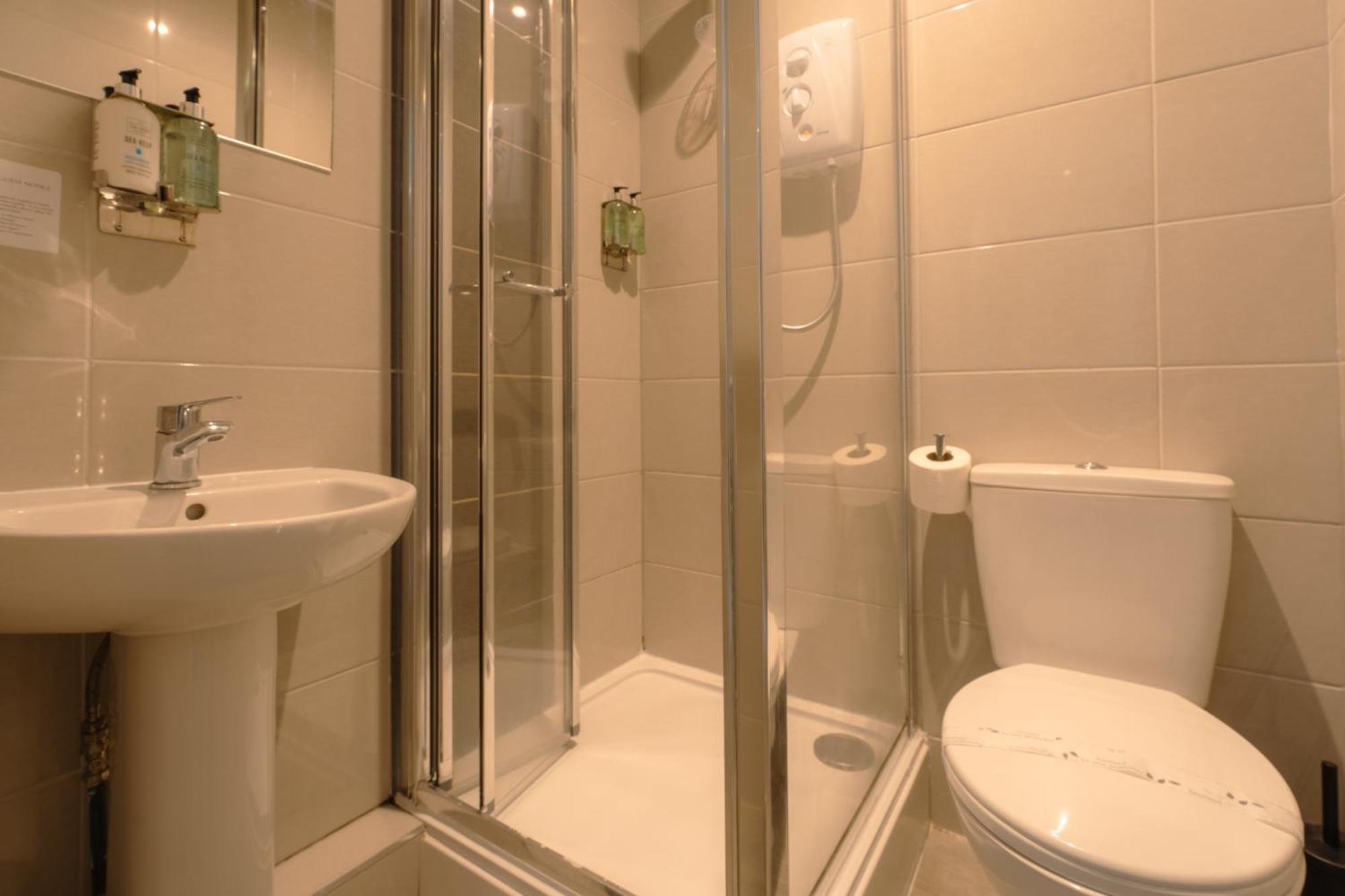 West Port Hotel Линлитгоу Экстерьер фото