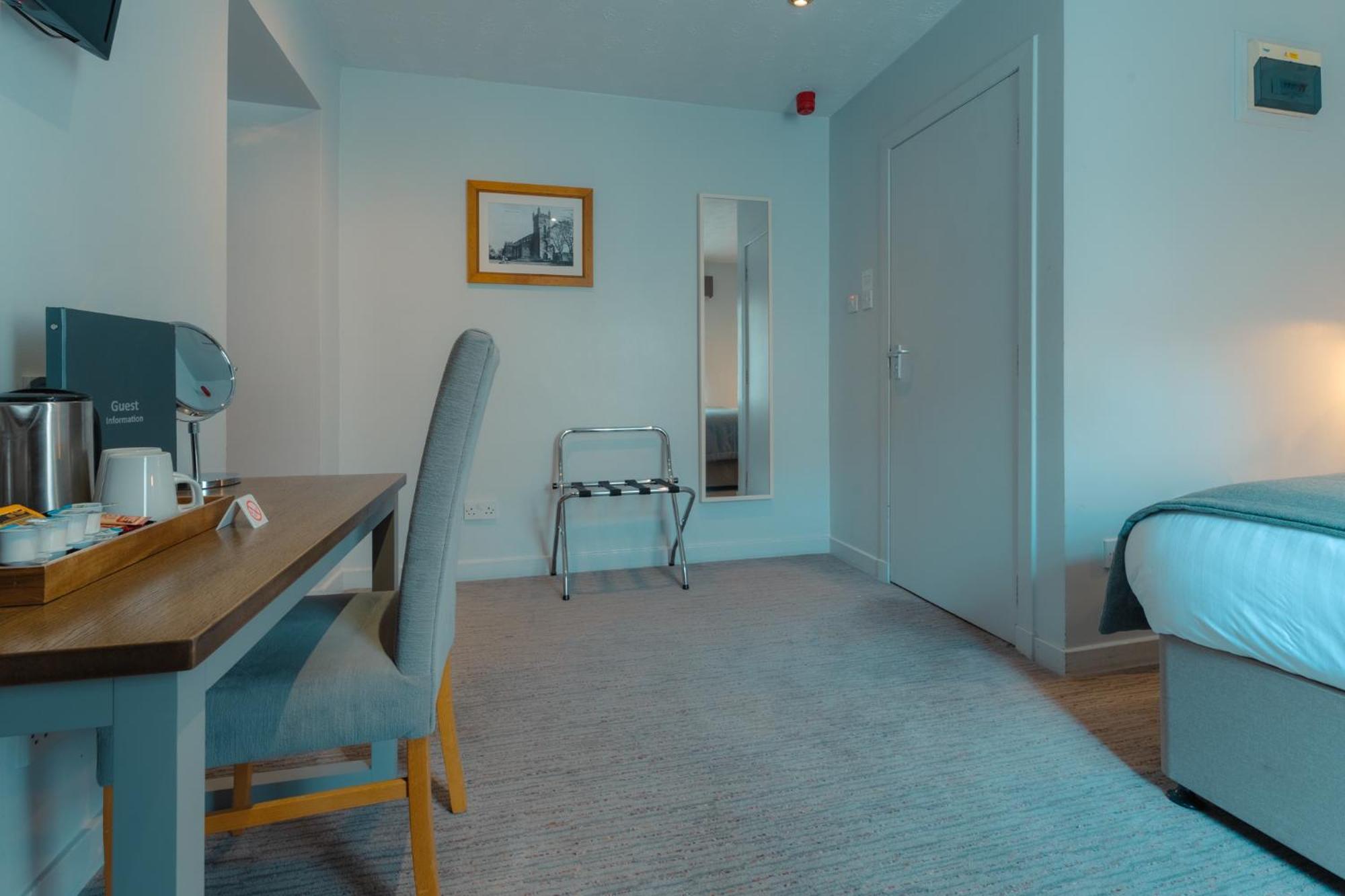 West Port Hotel Линлитгоу Экстерьер фото