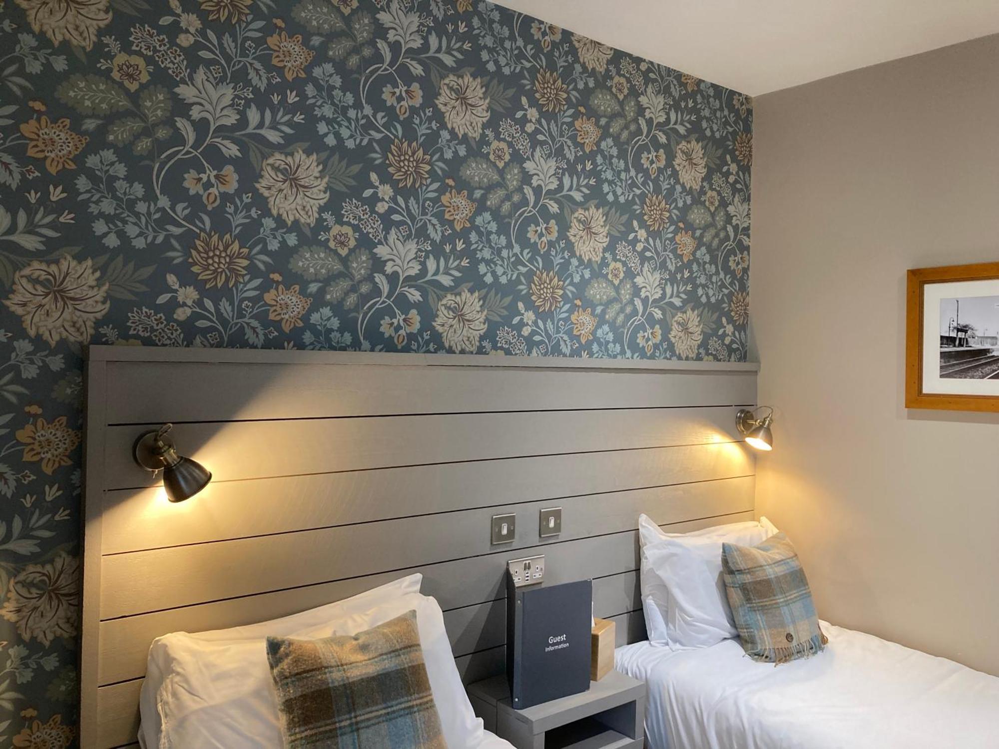 West Port Hotel Линлитгоу Экстерьер фото